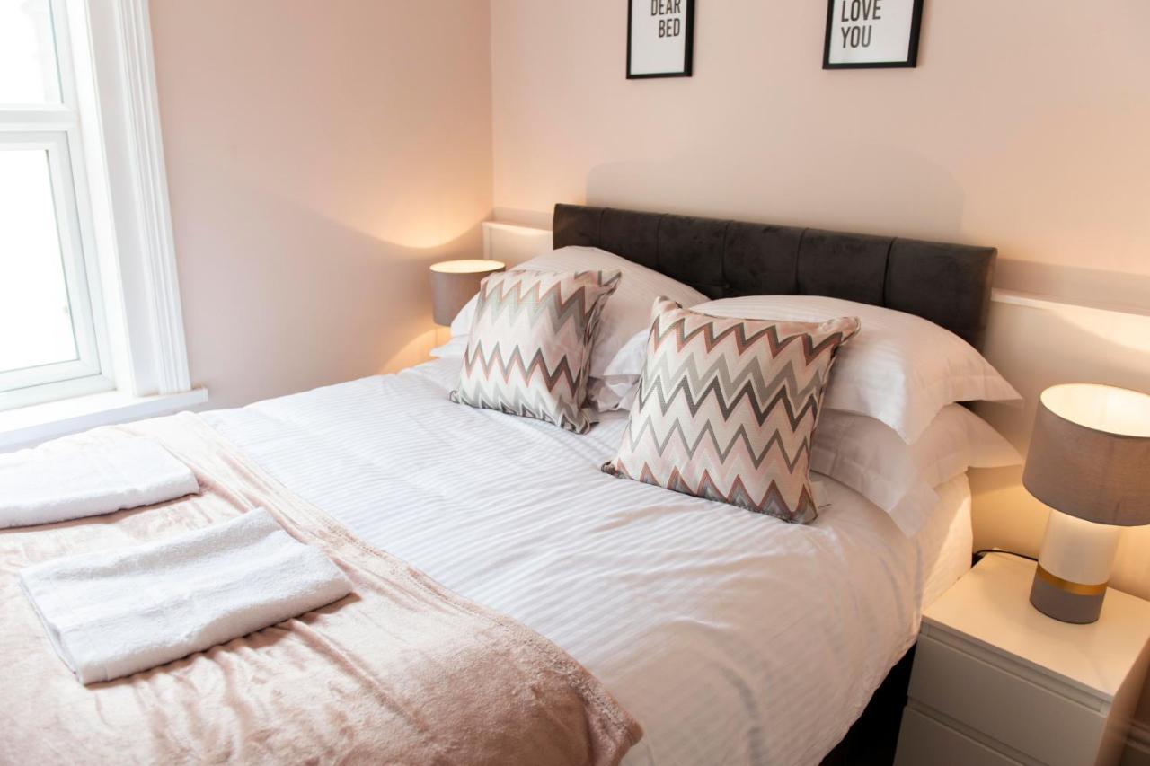 Charles Alexander Short Stay - Highcliffe Apartments Кливлис Екстериор снимка