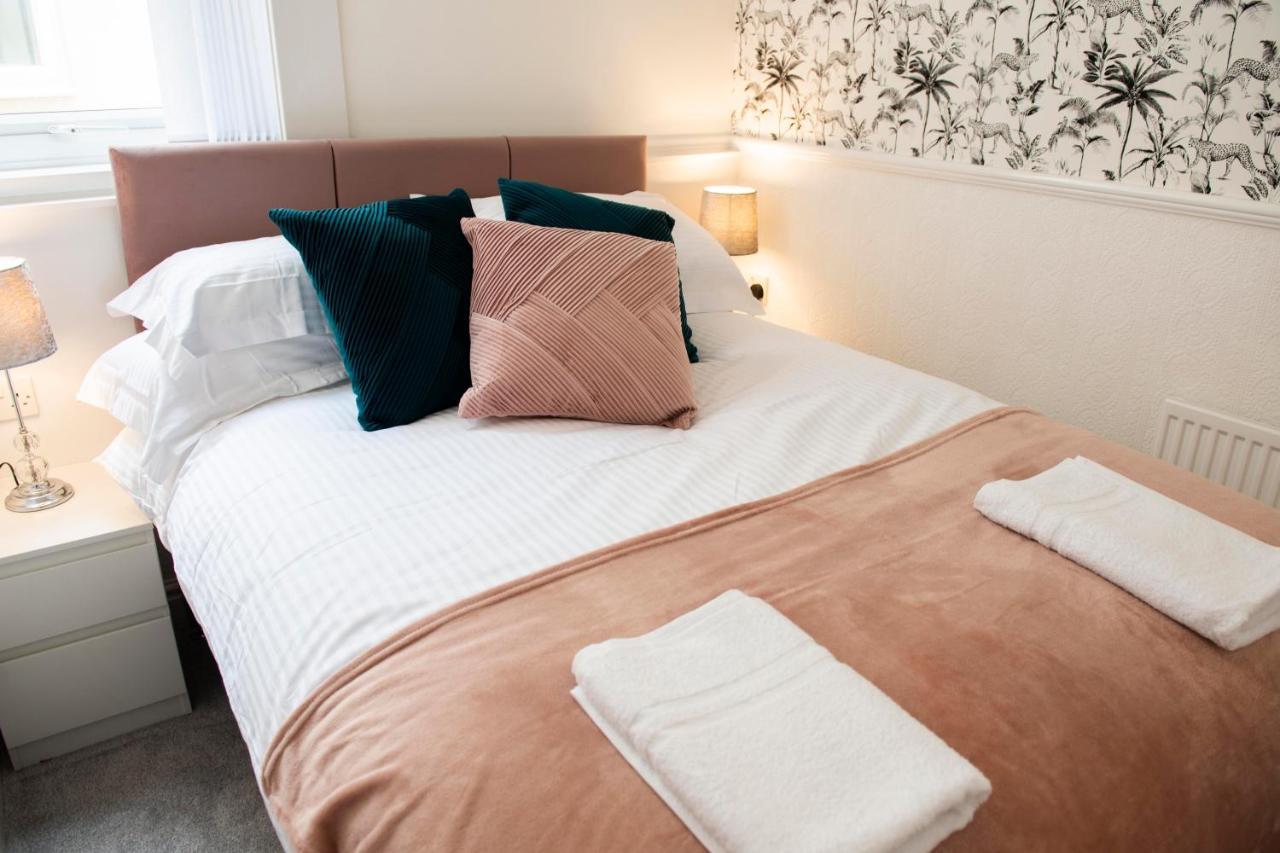 Charles Alexander Short Stay - Highcliffe Apartments Кливлис Екстериор снимка