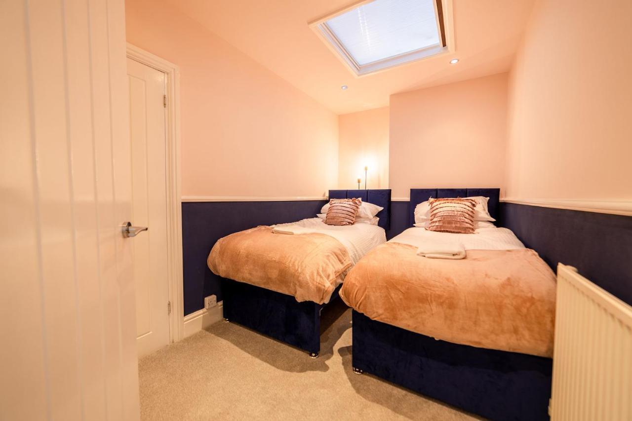 Charles Alexander Short Stay - Highcliffe Apartments Кливлис Екстериор снимка