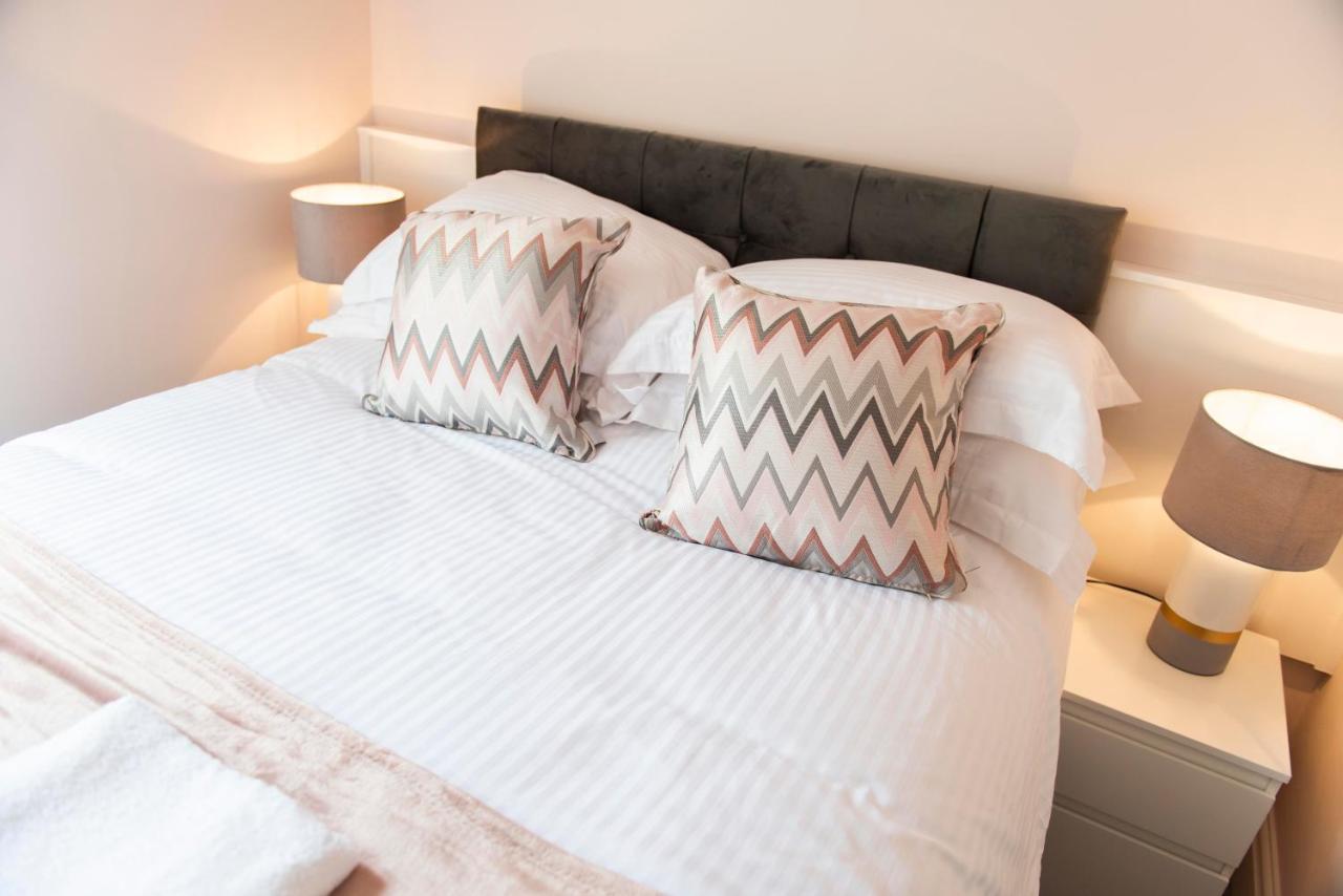 Charles Alexander Short Stay - Highcliffe Apartments Кливлис Екстериор снимка