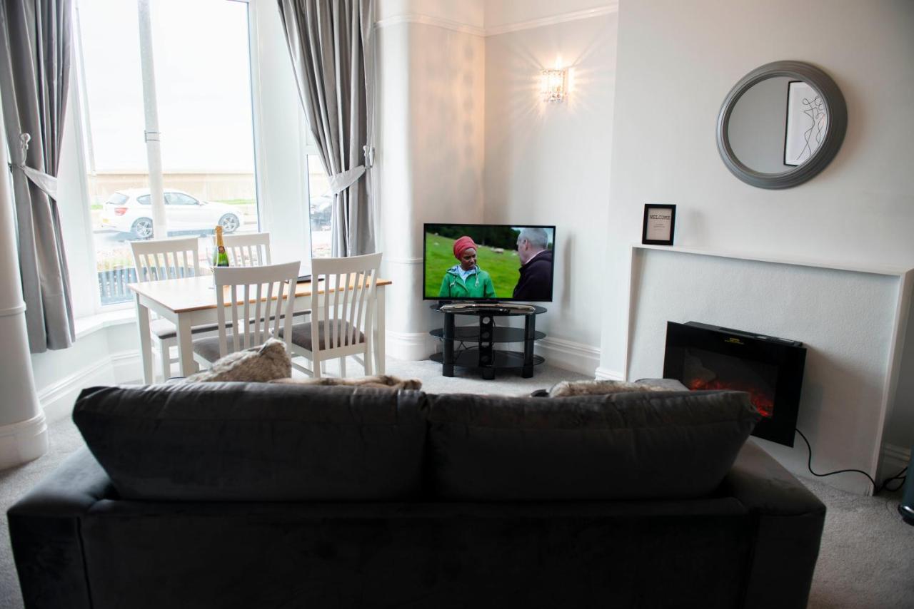 Charles Alexander Short Stay - Highcliffe Apartments Кливлис Екстериор снимка