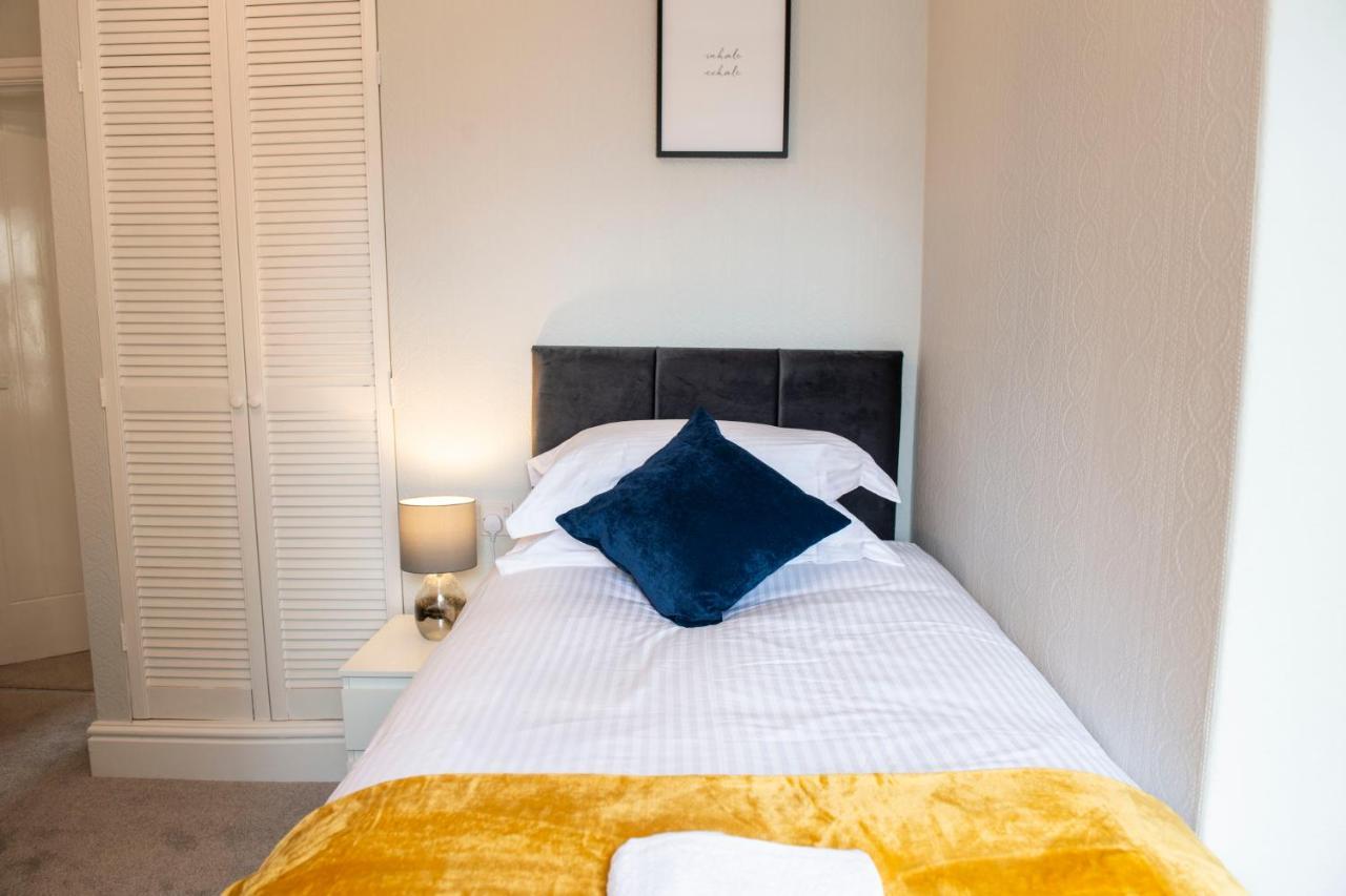 Charles Alexander Short Stay - Highcliffe Apartments Кливлис Екстериор снимка