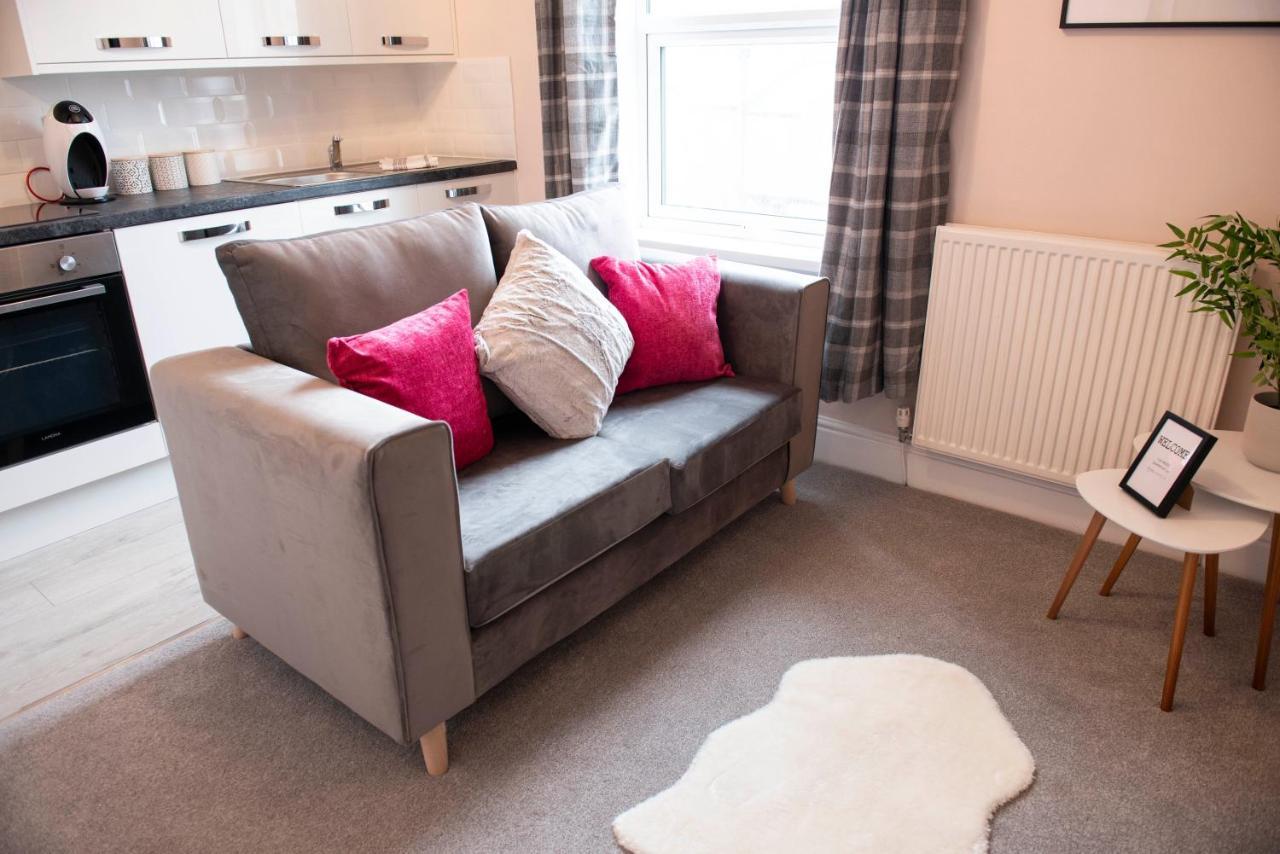 Charles Alexander Short Stay - Highcliffe Apartments Кливлис Екстериор снимка