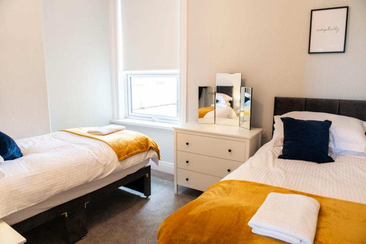 Charles Alexander Short Stay - Highcliffe Apartments Кливлис Екстериор снимка