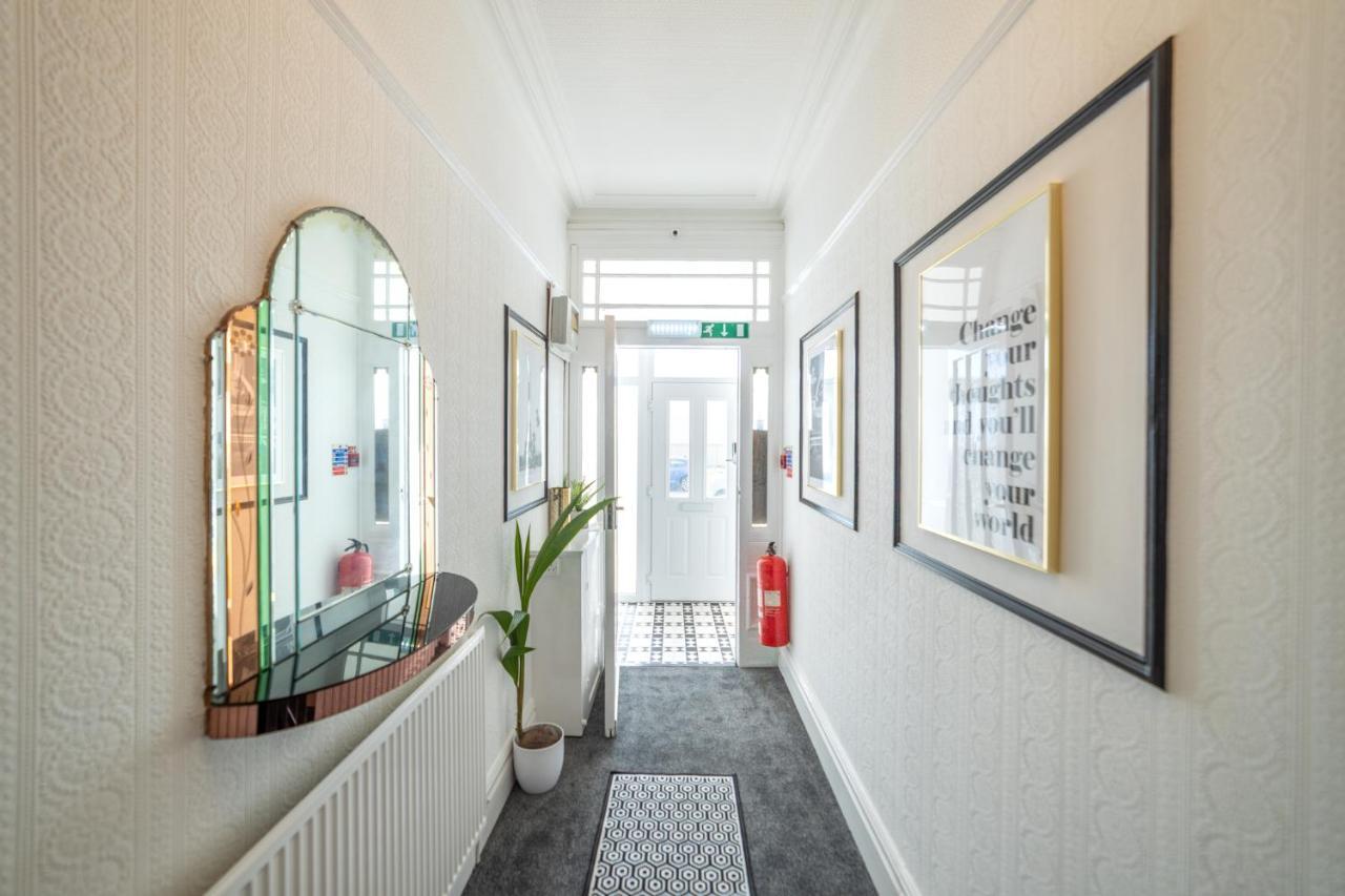 Charles Alexander Short Stay - Highcliffe Apartments Кливлис Екстериор снимка