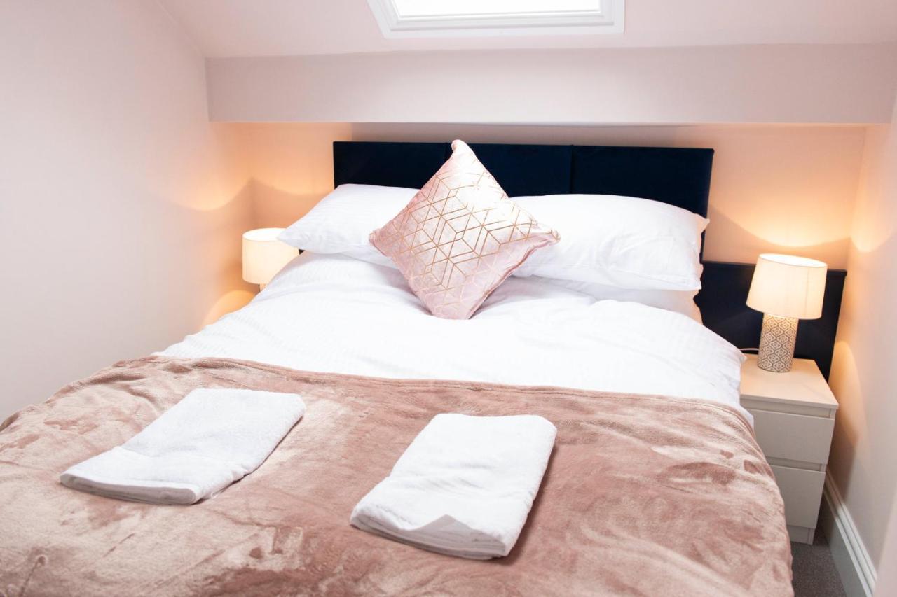 Charles Alexander Short Stay - Highcliffe Apartments Кливлис Екстериор снимка