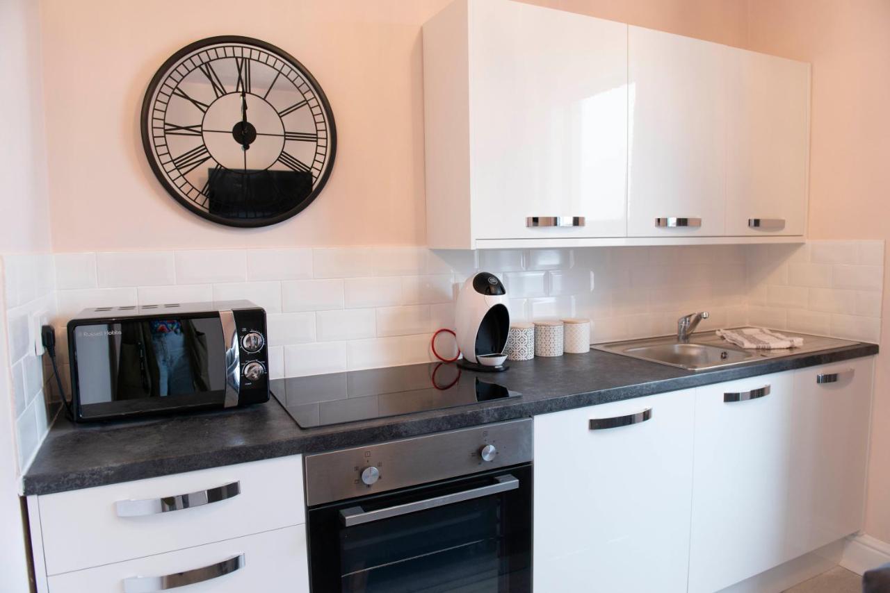 Charles Alexander Short Stay - Highcliffe Apartments Кливлис Екстериор снимка