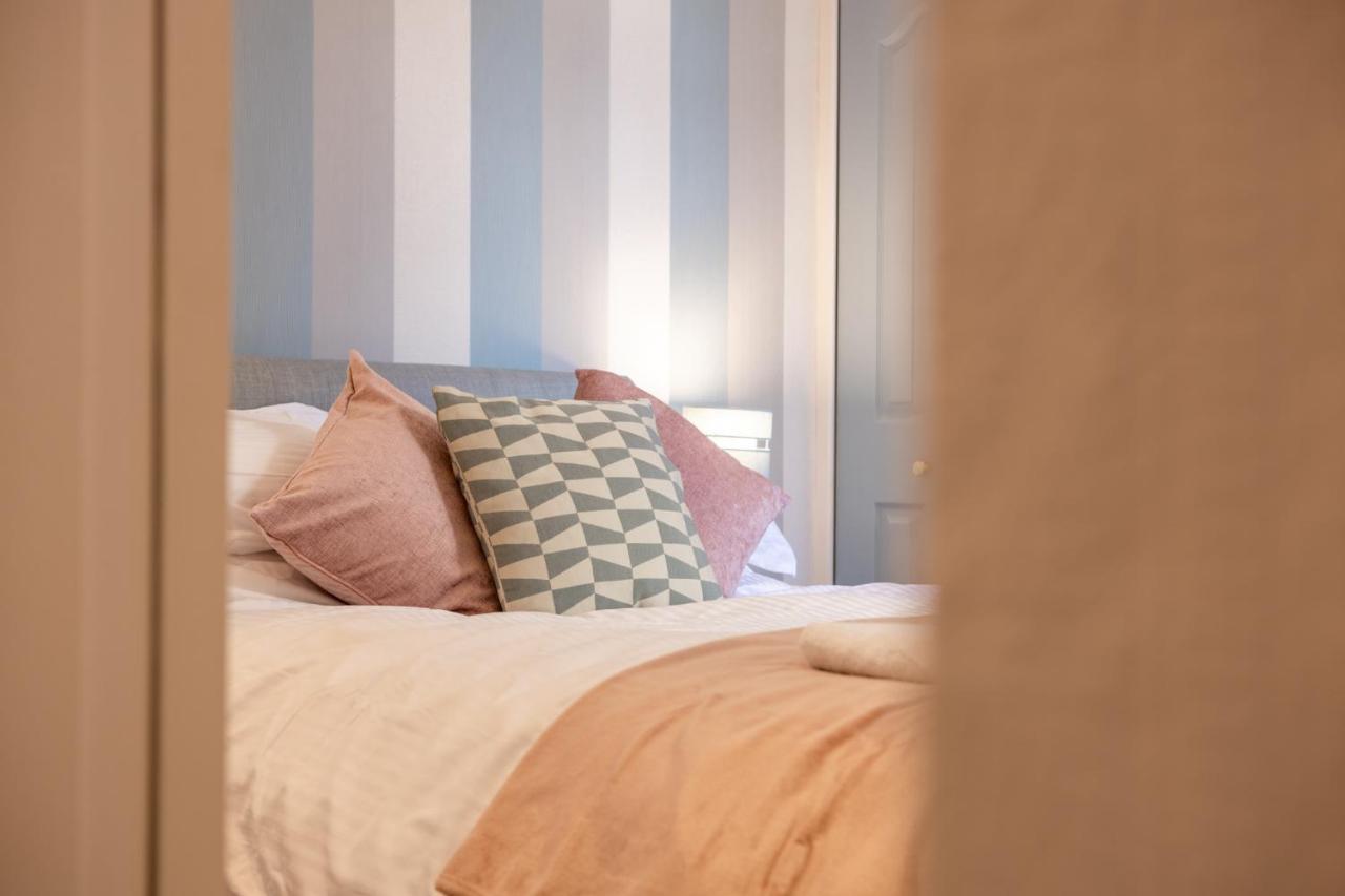 Charles Alexander Short Stay - Highcliffe Apartments Кливлис Екстериор снимка