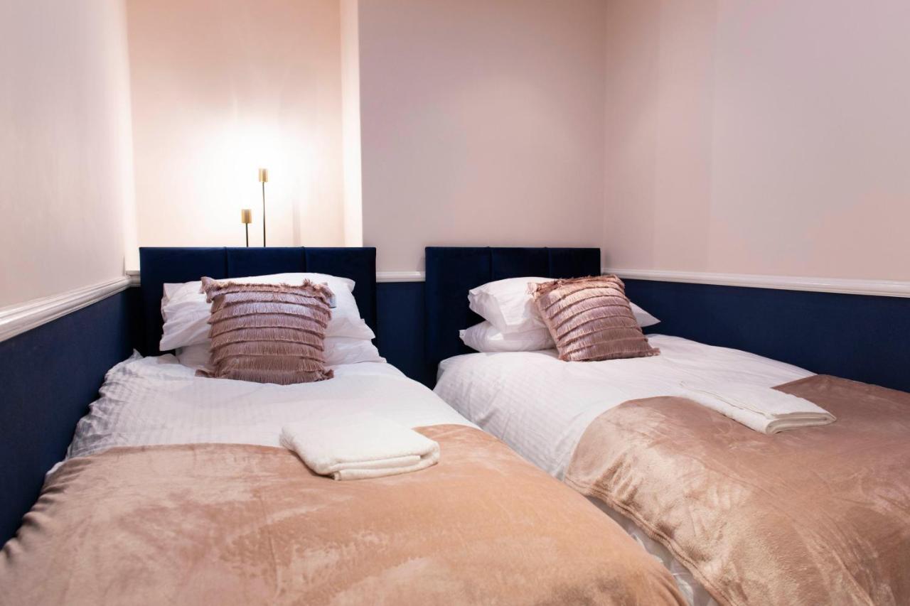 Charles Alexander Short Stay - Highcliffe Apartments Кливлис Екстериор снимка